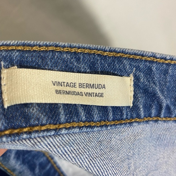 Universal Thread Vintage Bermuda Blue Denim Shorts, Size 12/31R - Picture 3 of 5